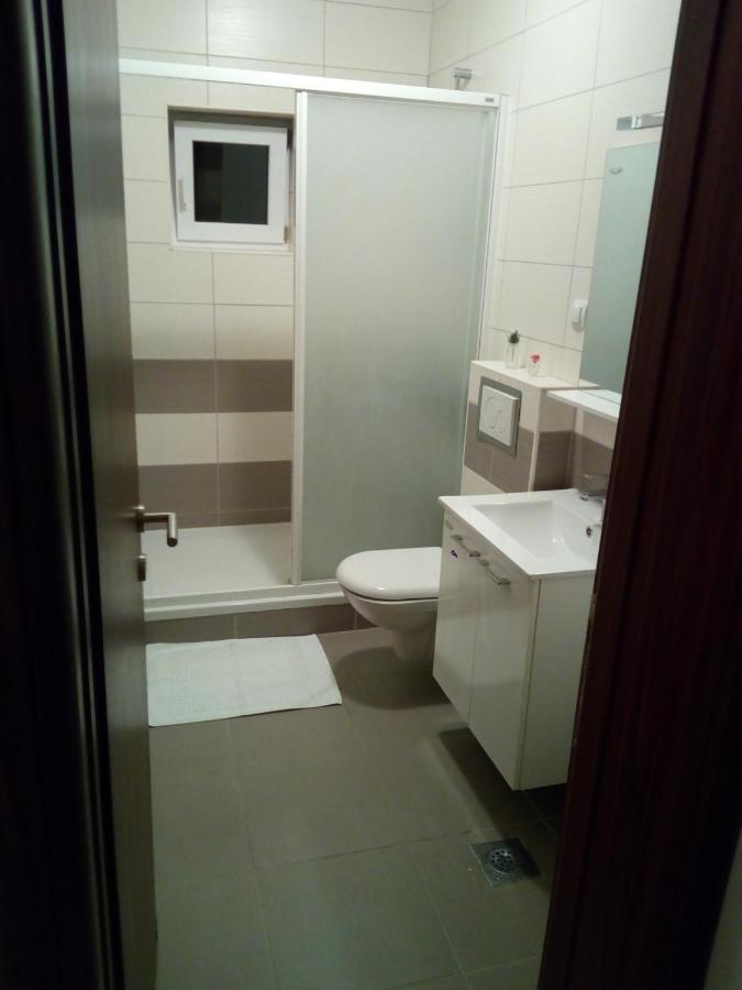 Apartment On The Beach Локва-Рогозниця Екстер'єр фото
