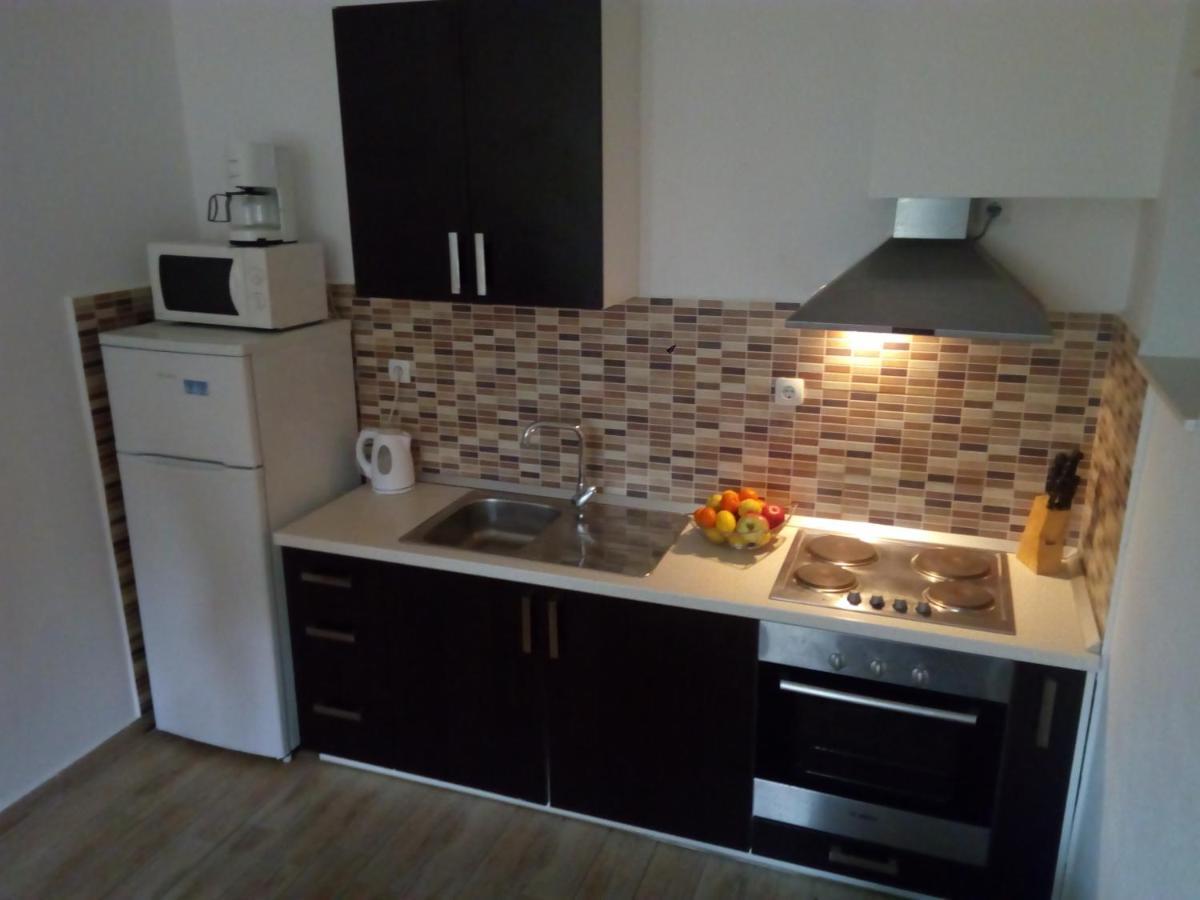 Apartment On The Beach Локва-Рогозниця Екстер'єр фото