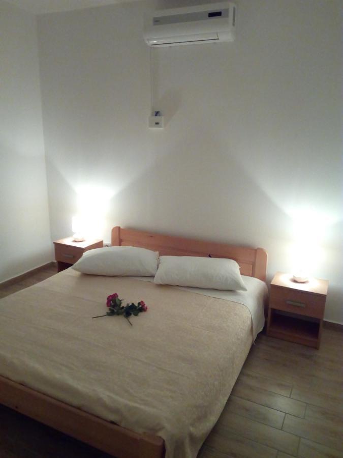 Apartment On The Beach Локва-Рогозниця Екстер'єр фото