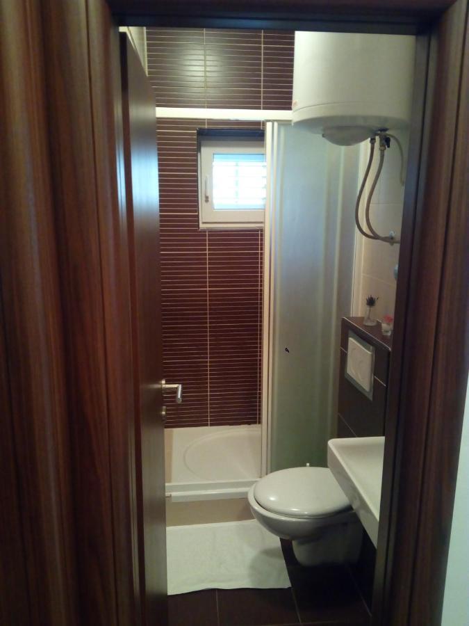 Apartment On The Beach Локва-Рогозниця Екстер'єр фото