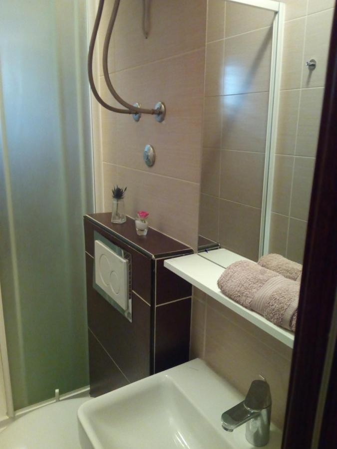 Apartment On The Beach Локва-Рогозниця Екстер'єр фото