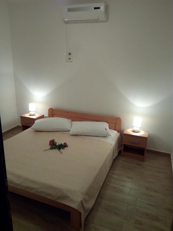 Apartment On The Beach Локва-Рогозниця Екстер'єр фото