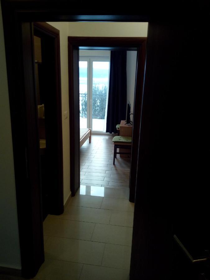 Apartment On The Beach Локва-Рогозниця Екстер'єр фото